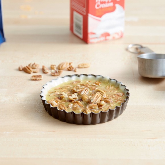 Fluted Non-Stick Individual 4.75” Tart/Quiche Pans w/Removable Bottom, set of 6 - Picture 7 of 12